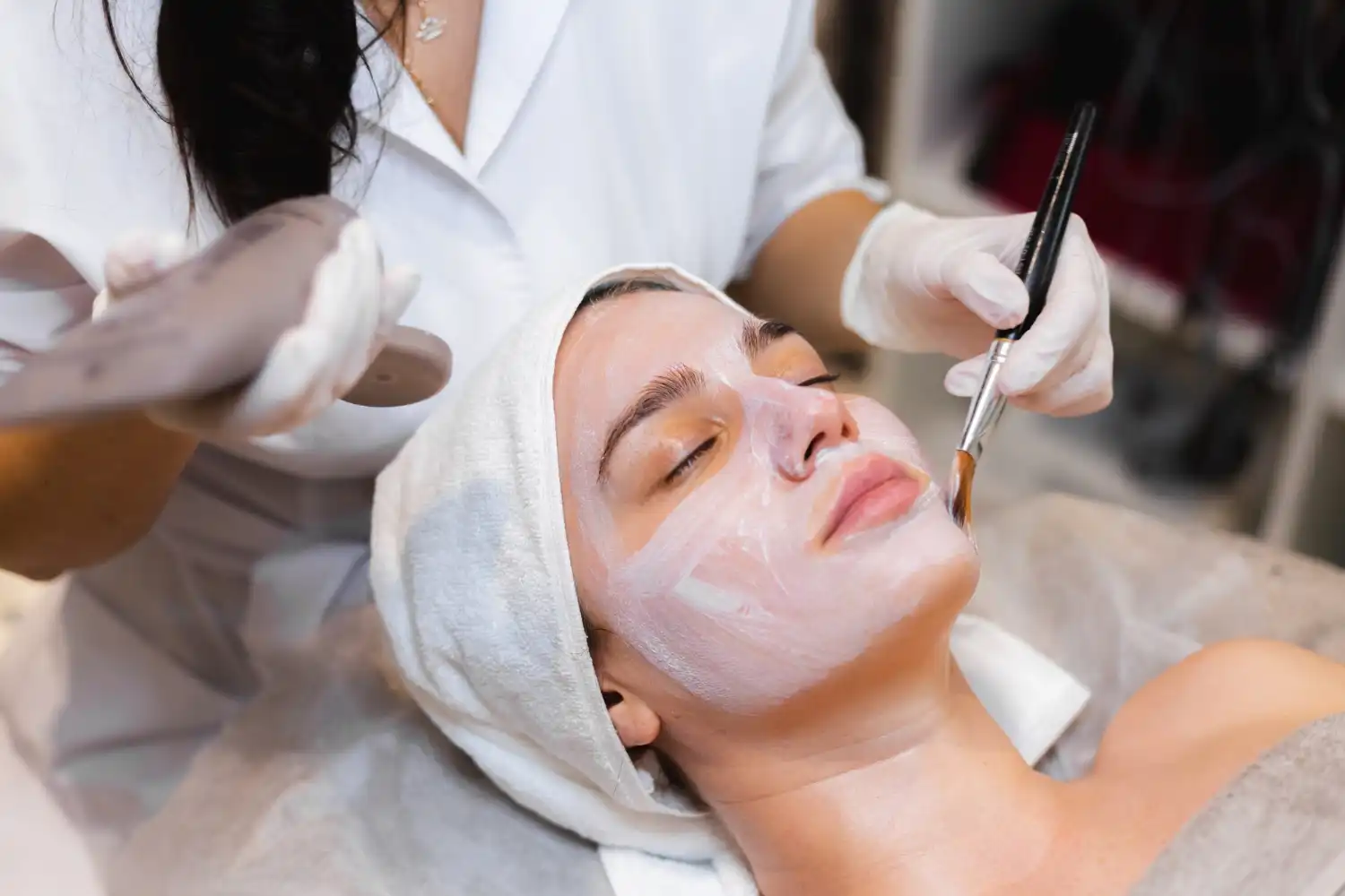 The Deluxe Signature Facial – 60 Minutes